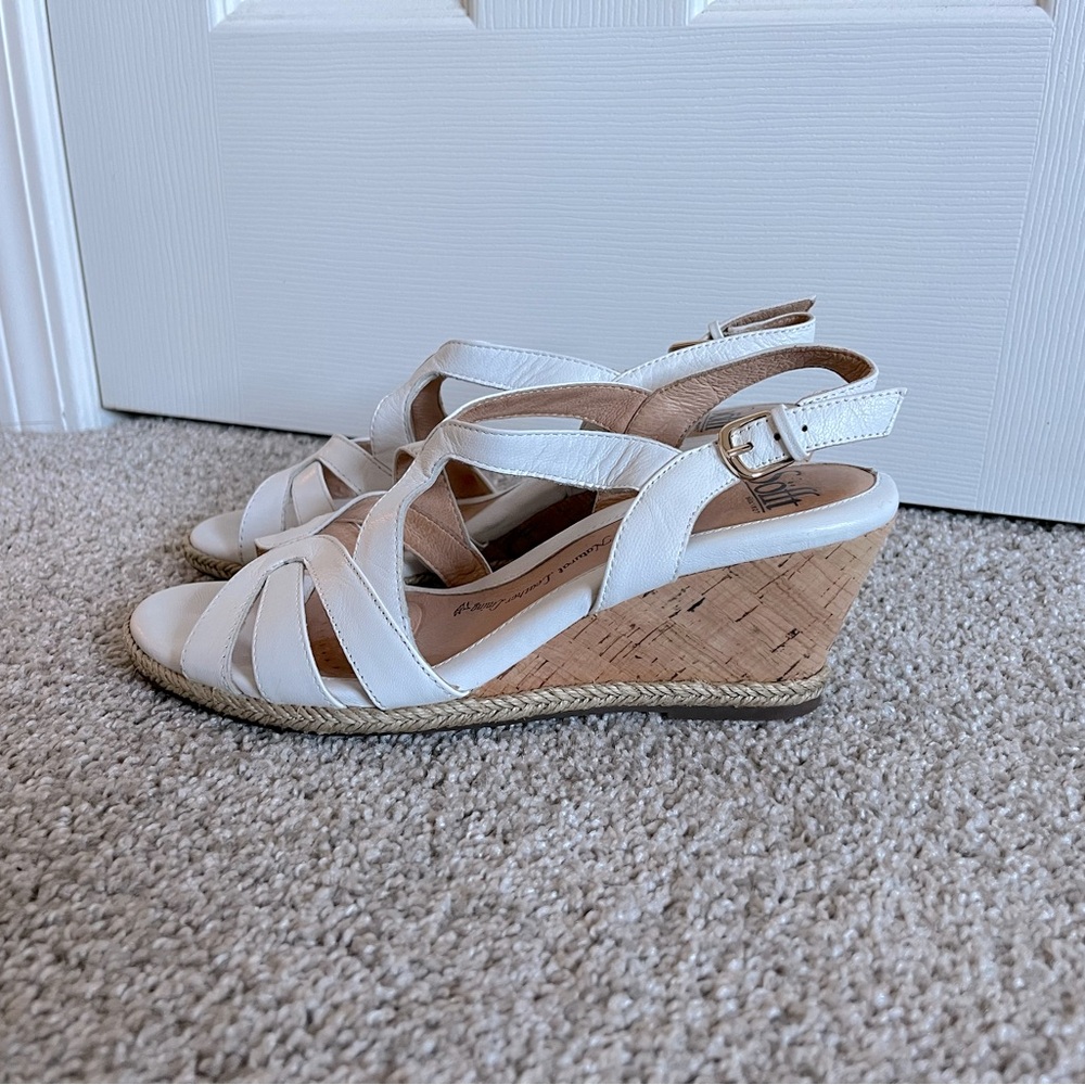 Sofft Women’s White Leather Wedge Sandals